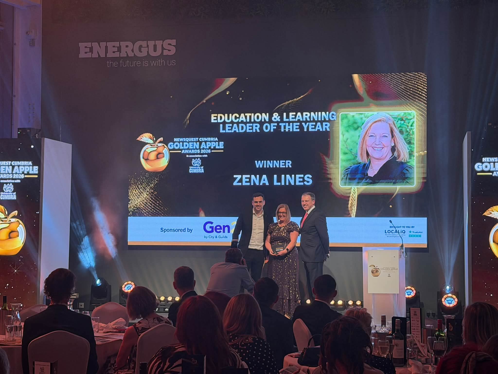 Golden Apple Award Winner! Zena Lines